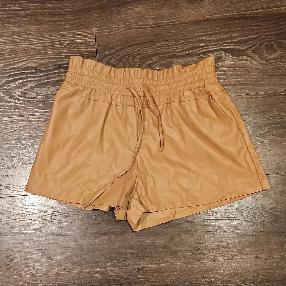 ❤️ MUSTARD SEED VEGAN LEATHER HIGH RISE SHORTS, TAN, MEDIUM